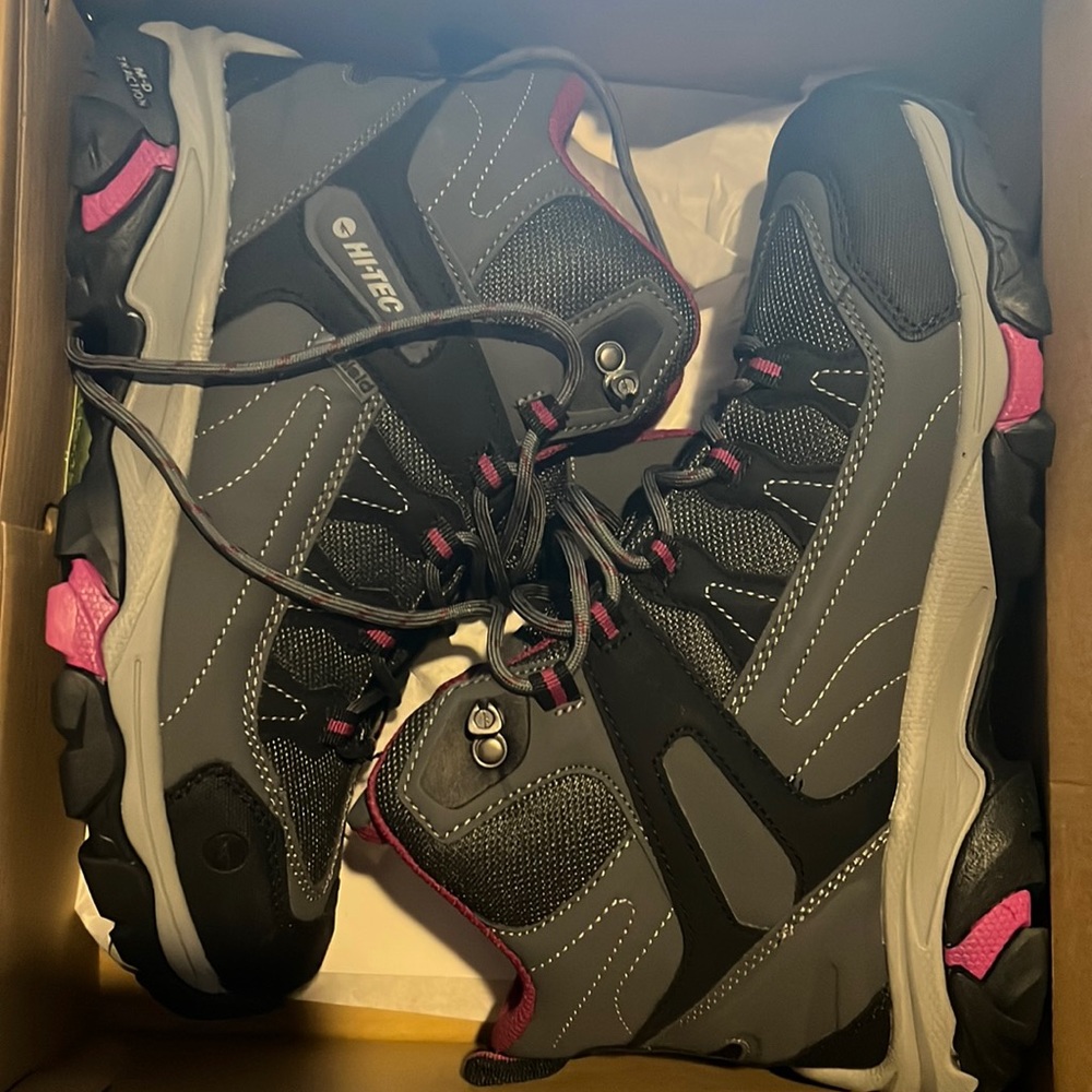 Brand new boots - Picture 1 of 5